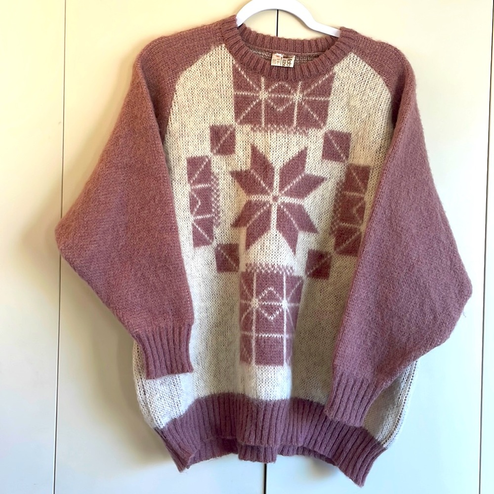 Geometric Pattern Crew Neck Sweater - Mauve and Cream